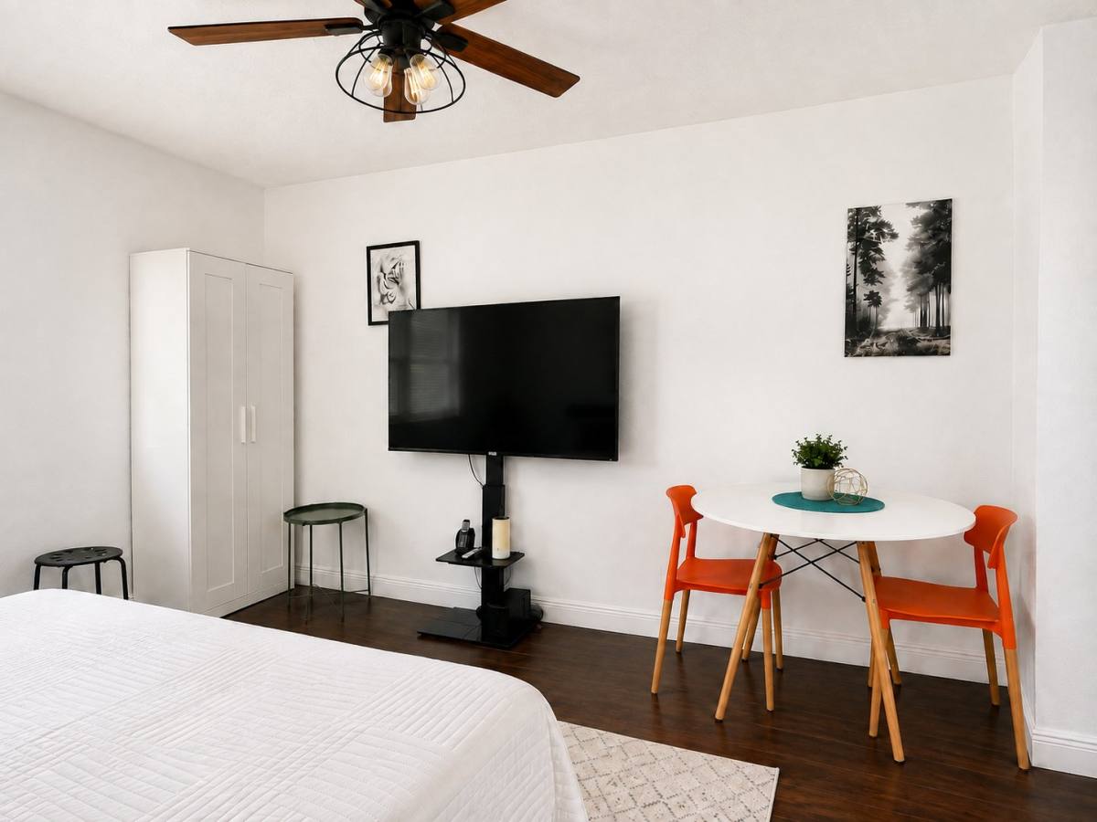 Apartment for rent at 854 SW 11th Court #B, Fort Lauderdale, FL 33315