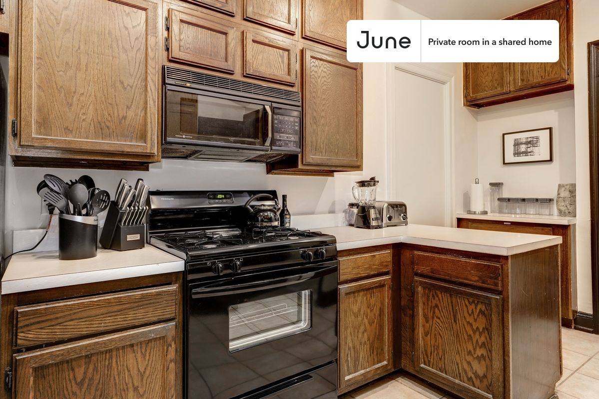 Apartment for rent at 2270 Cathedral Ave NW, Washington, DC 20008