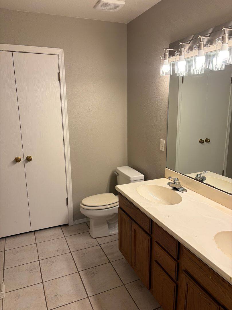 Apartment for rent at 1125 Grinnel, Greenwood, AR 72936