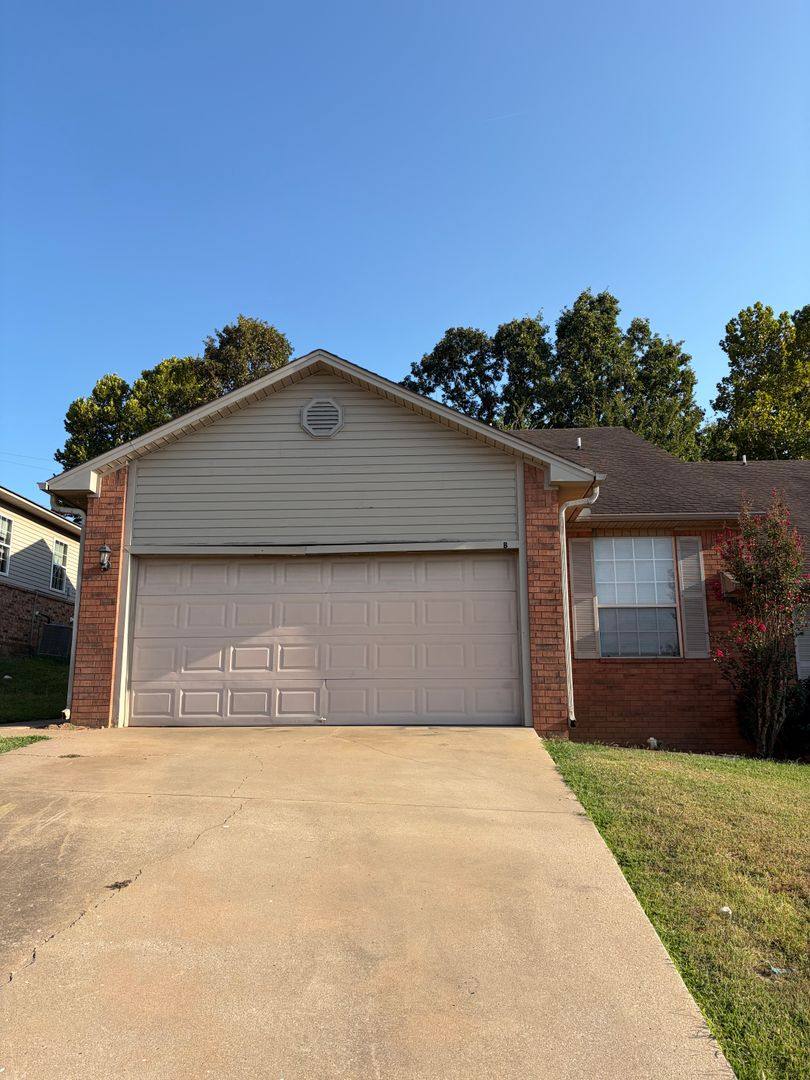 Apartment for rent at 1125 Grinnel, Greenwood, AR 72936