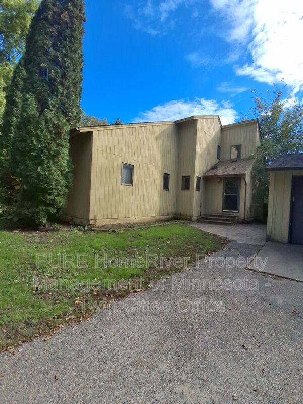 House for rent at 1468 90th St W, Northfield, MN 55057