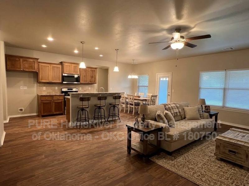 House for rent at 4712 River Mesa Dr, Yukon, OK 73099