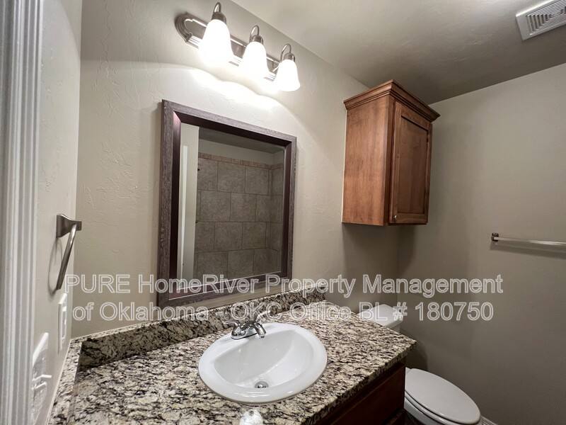 House for rent at 4712 River Mesa Dr, Yukon, OK 73099