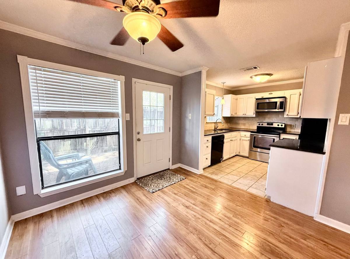 Townhouse for rent at 955 Ridgepoint Court, Baton Rouge, LA 70810