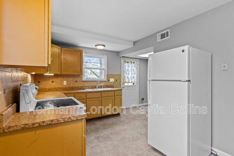 House for rent at 2265 Grants Parkway, Florissant, MO 63031
