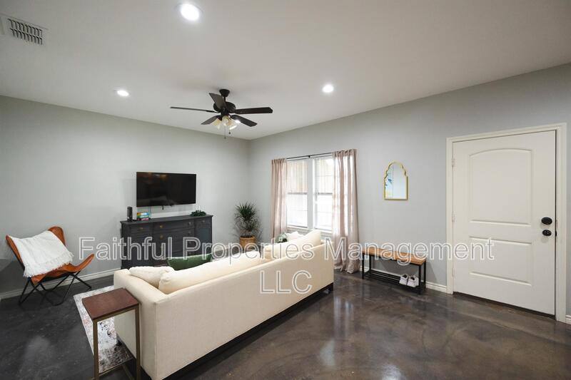 Apartment for rent at 14235 Cr 452 #5, Lindale, TX 75771