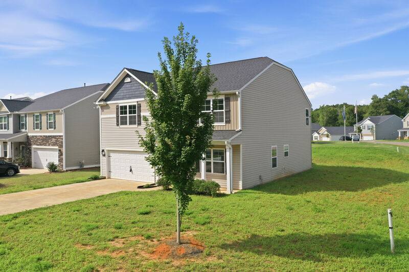 House for rent at 2509 Summersby Dr, Mebane, NC 27302