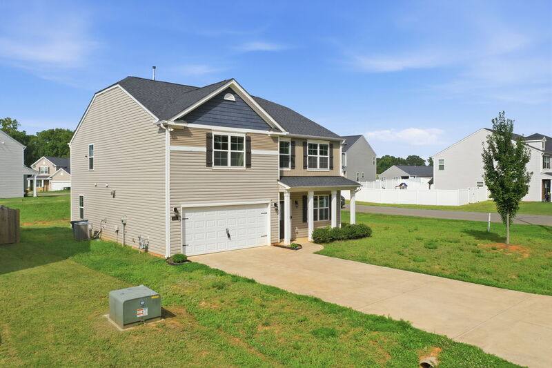 House for rent at 2509 Summersby Dr, Mebane, NC 27302