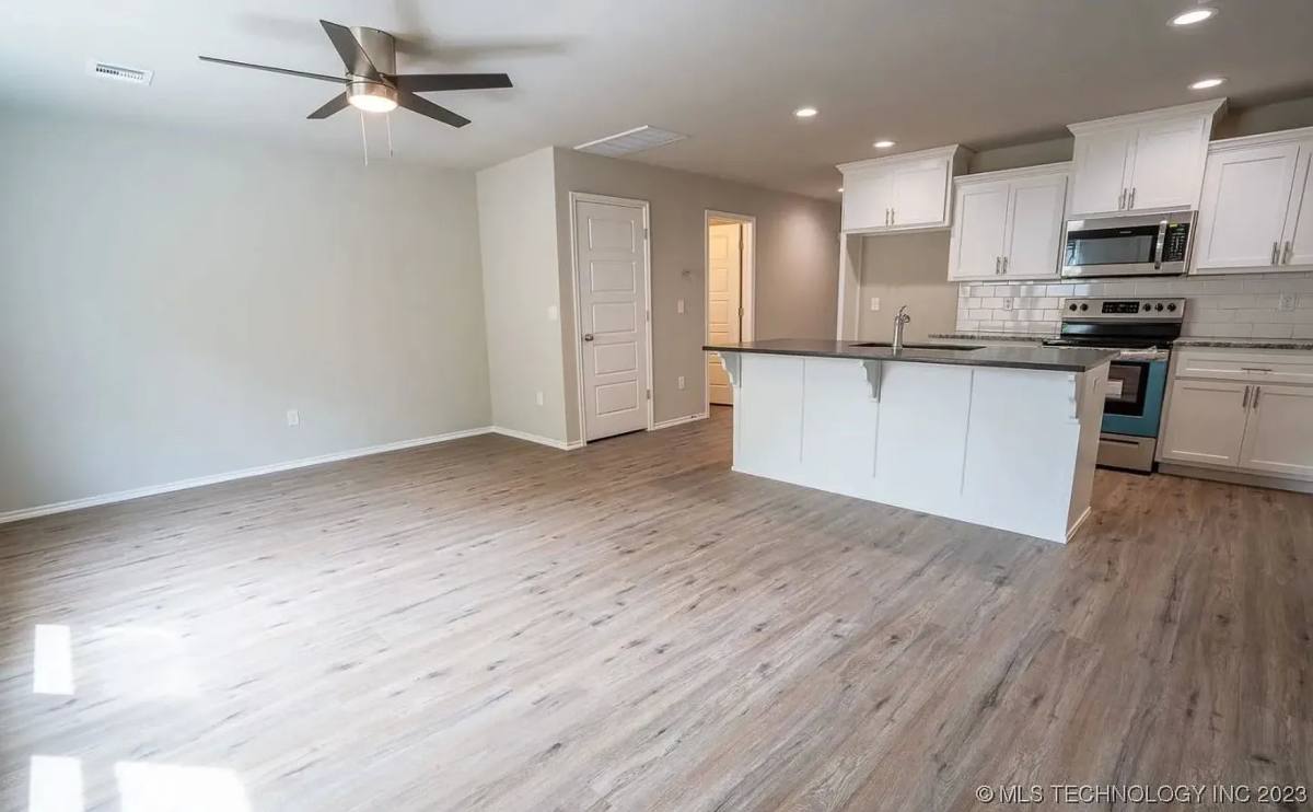 Apartment for rent at 514 W 2nd St, Sand Springs, OK 74063