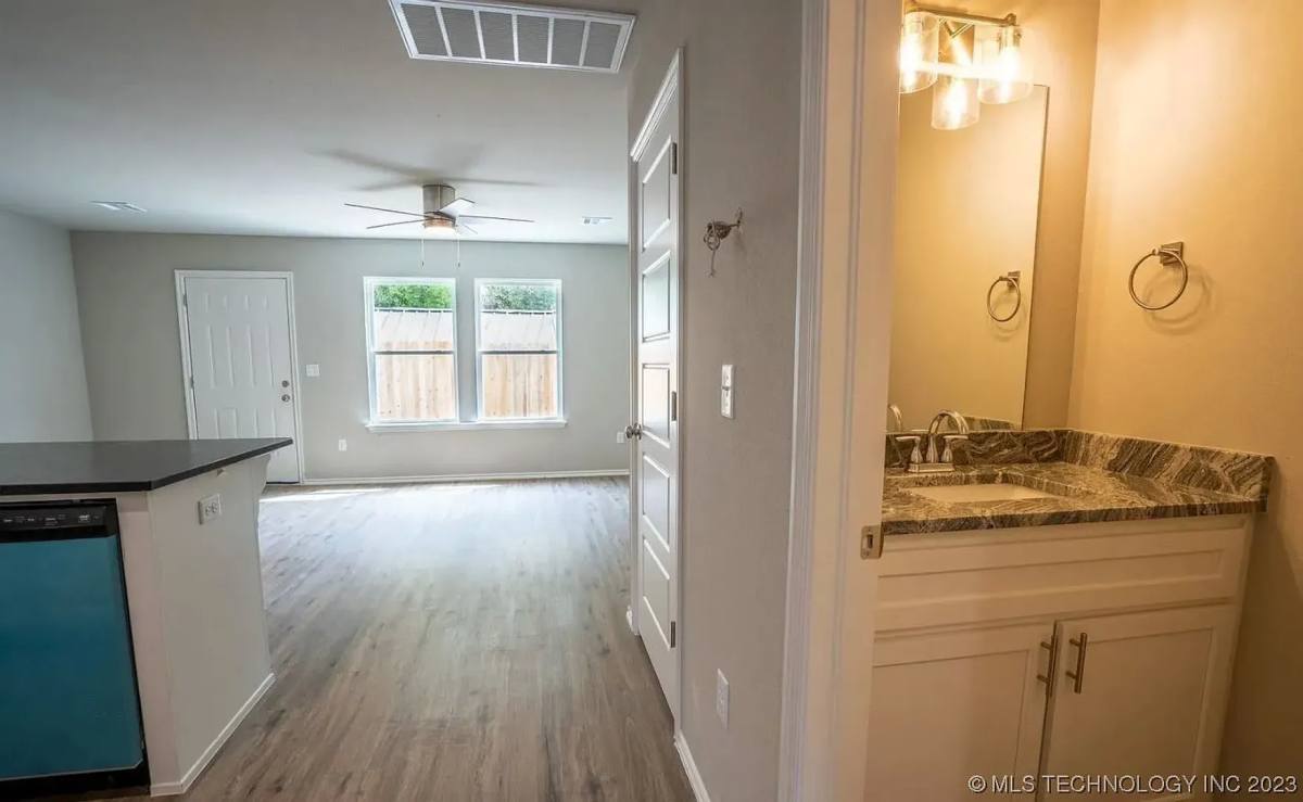 Apartment for rent at 514 W 2nd St, Sand Springs, OK 74063