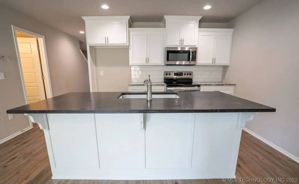Apartment for rent at 514 W 2nd St, Sand Springs, OK 74063