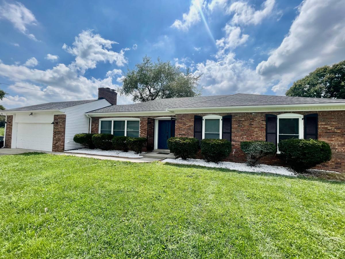 7802 Brownwood Dr, Louisville, KY 40218 - Apartment for Rent - Image 1