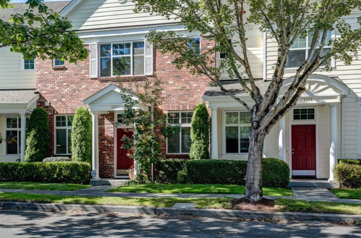 Townhouse for rent at 1622 Huckleberry Circle, Issaquah, WA 98029