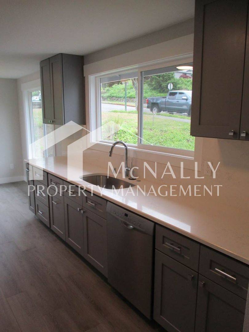 Apartment for rent at 5401 N Court St, Tacoma, WA 98407