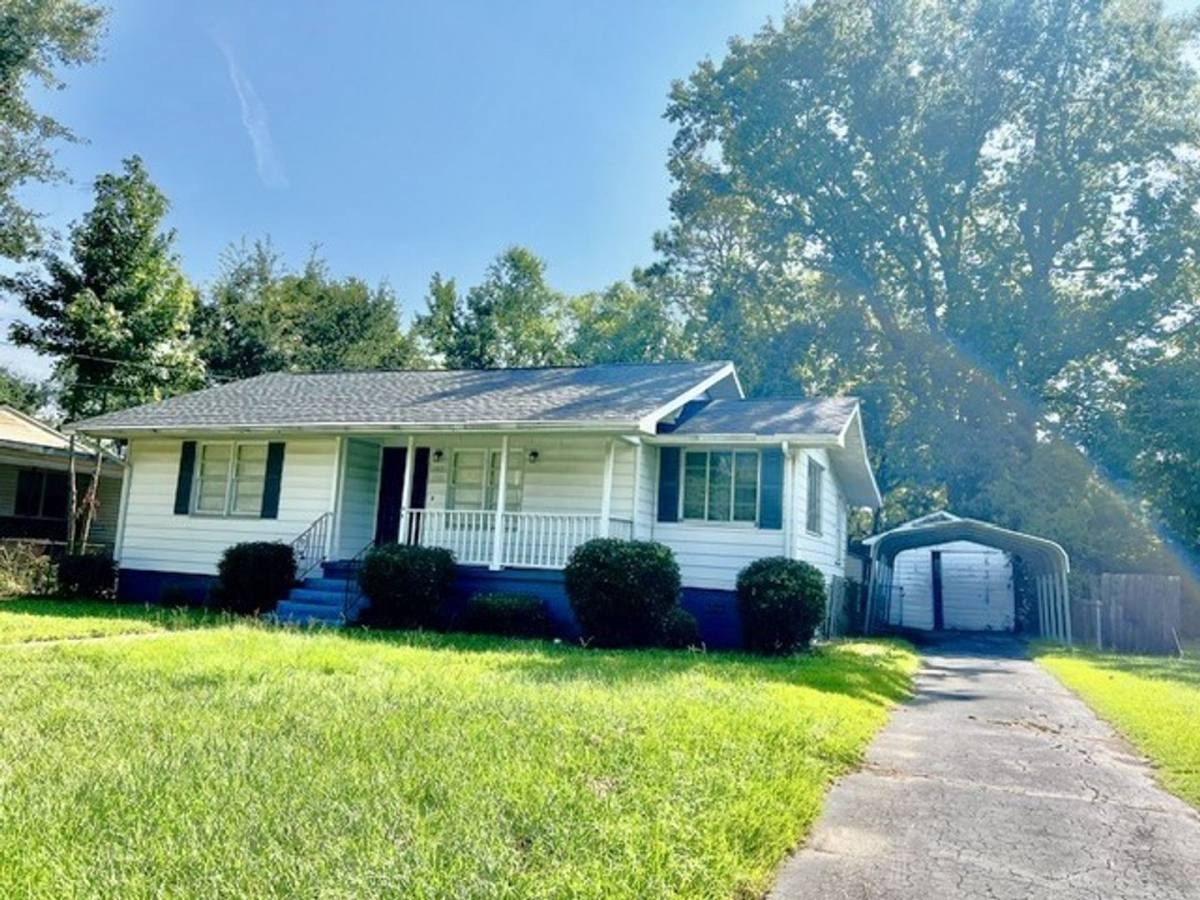 House for rent at 107 Esplanade Ave, Mobile, AL 36606