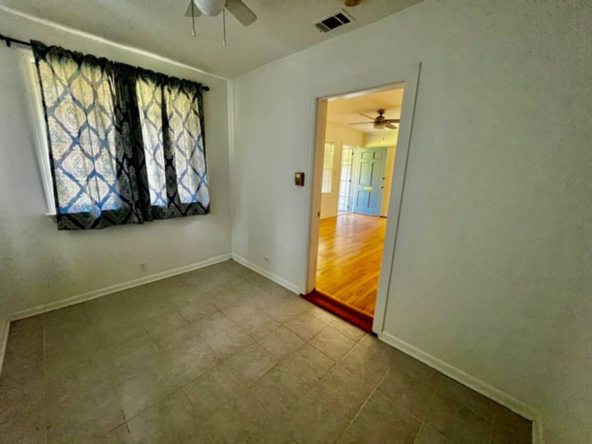 House for rent at 107 Esplanade Ave, Mobile, AL 36606