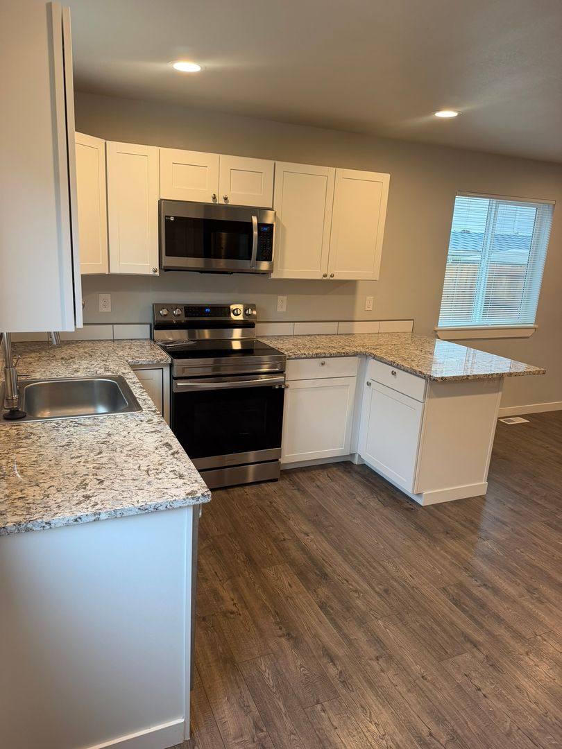 Apartment for rent at 45 Hobbs St, Lebanon, OR 97355