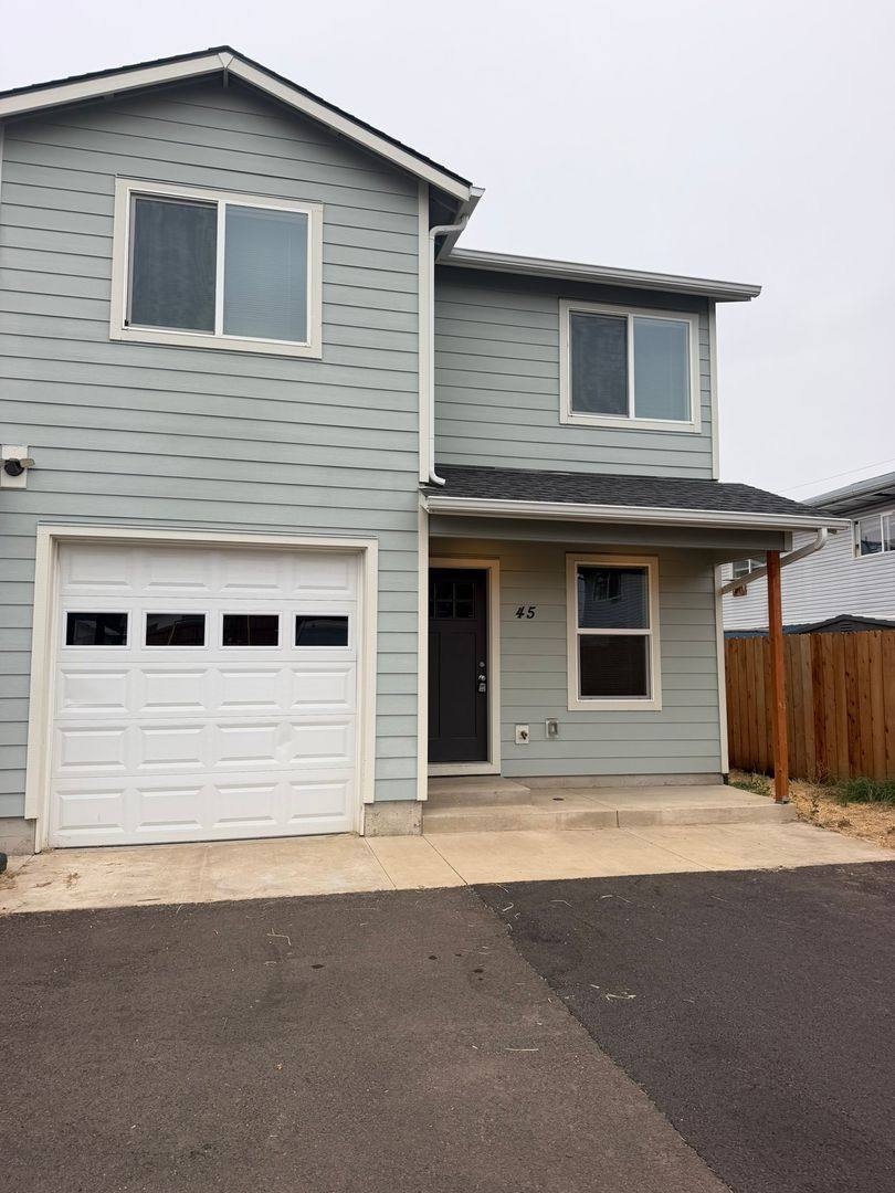 Apartment for rent at 45 Hobbs St, Lebanon, OR 97355