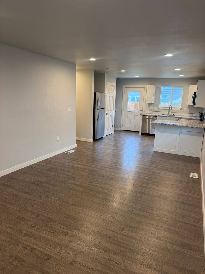 Apartment for rent at 45 Hobbs St, Lebanon, OR 97355