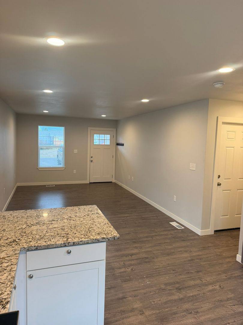 Apartment for rent at 45 Hobbs St, Lebanon, OR 97355