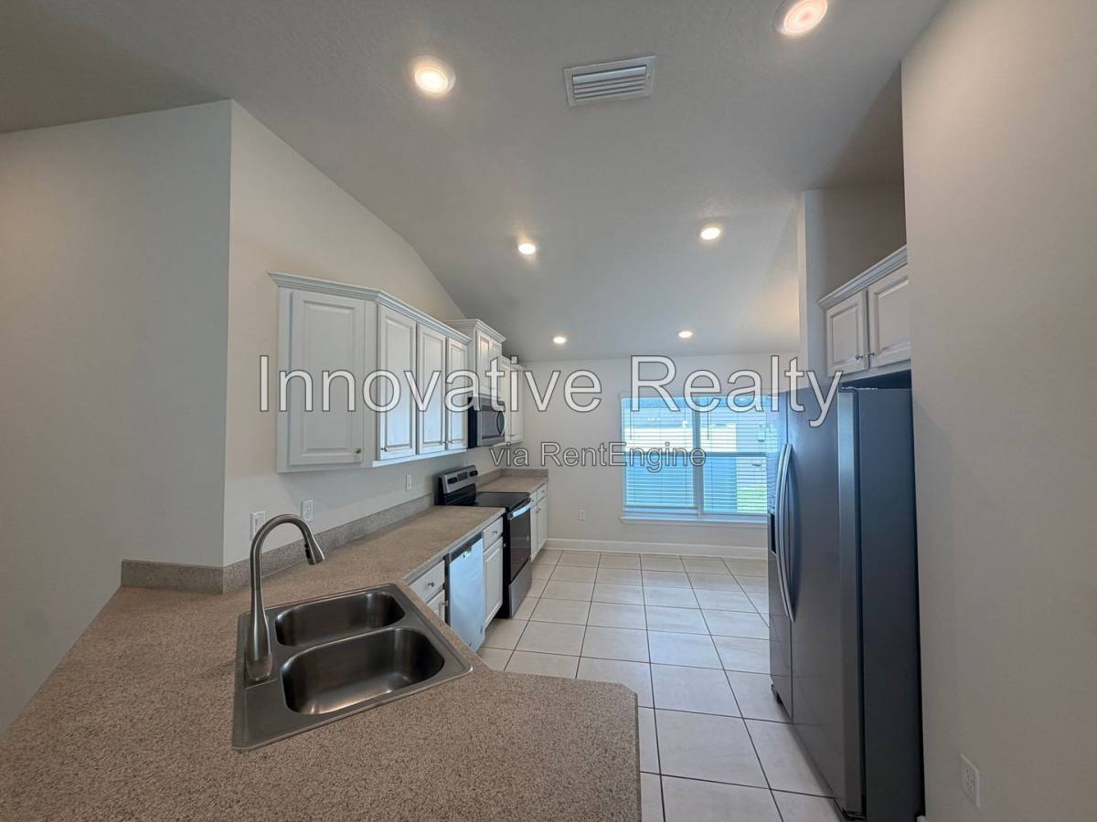 House for rent at 2313 Angel Fish Loop, Leesburg, FL 34748