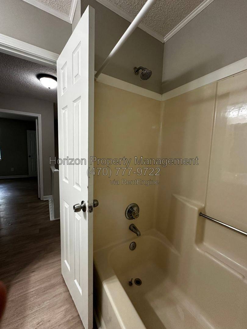 Apartment for rent at 4078 Hidden Hollow Dr #B, Gainesville, GA 30506