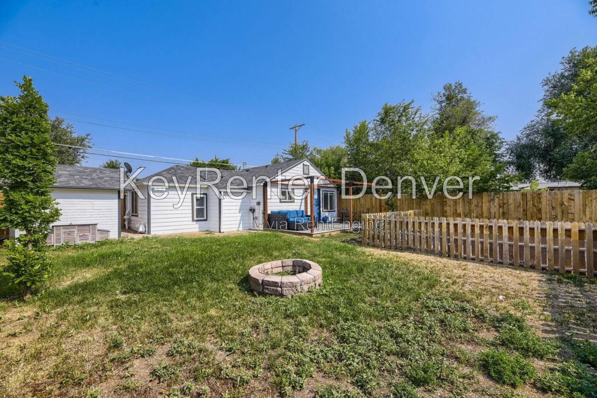 House for rent at 2072 Emporia St, Aurora, CO 80010