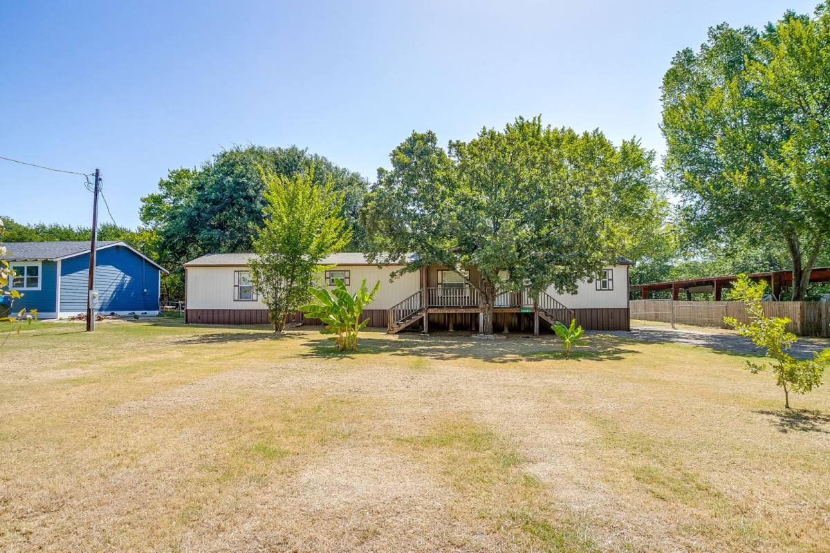 House for rent at 557 Surrey Lane, Burleson, TX 76028