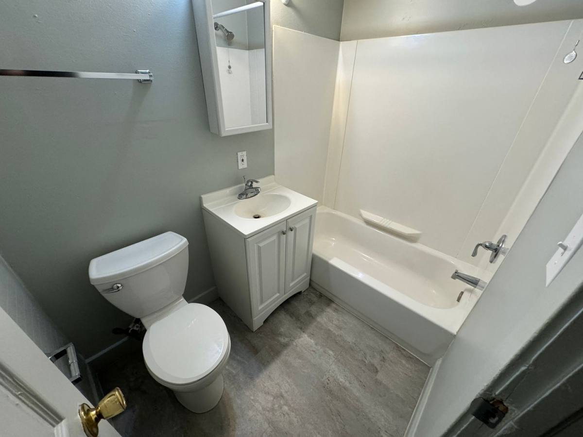 Apartment for rent at 116 Center St, Elgin, IL 60120