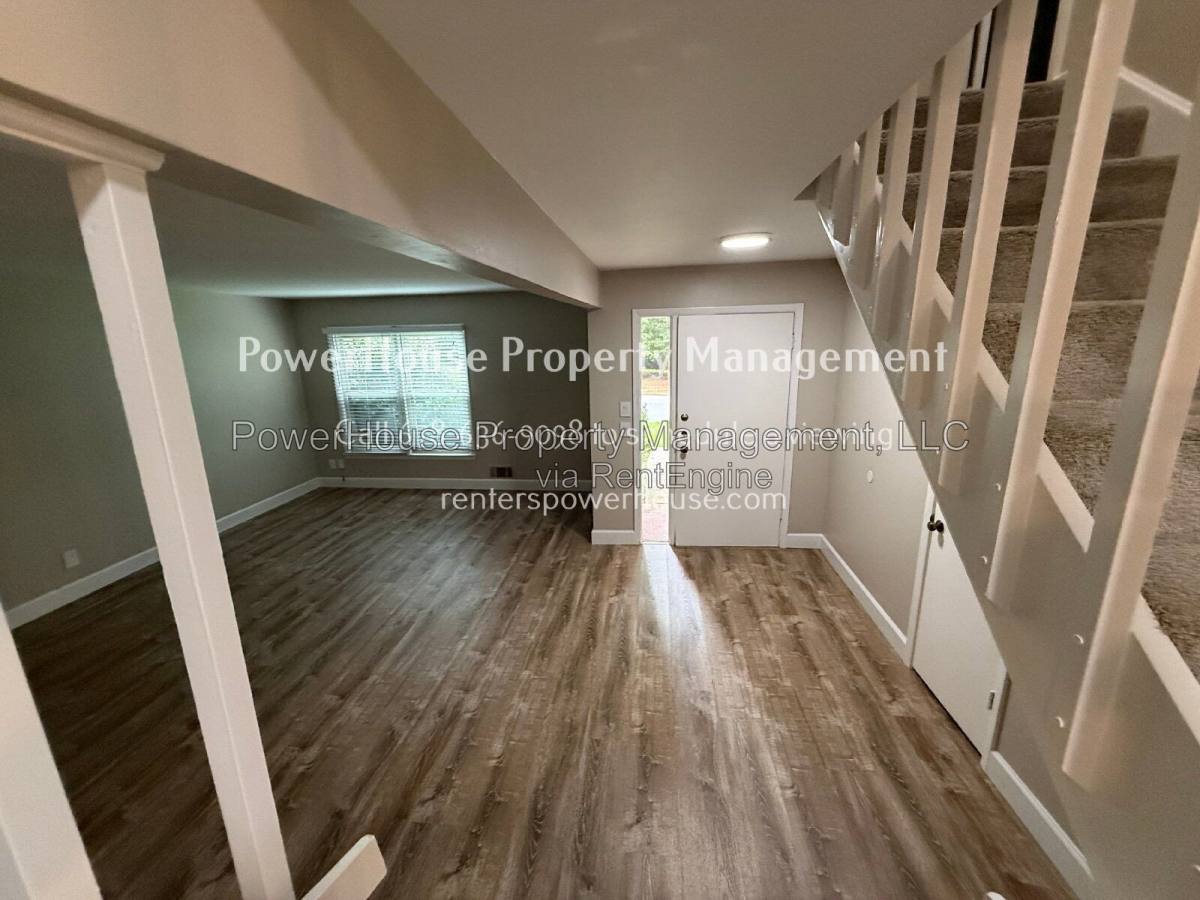 Townhouse for rent at 145 Starboard Point, Roswell, GA 30076