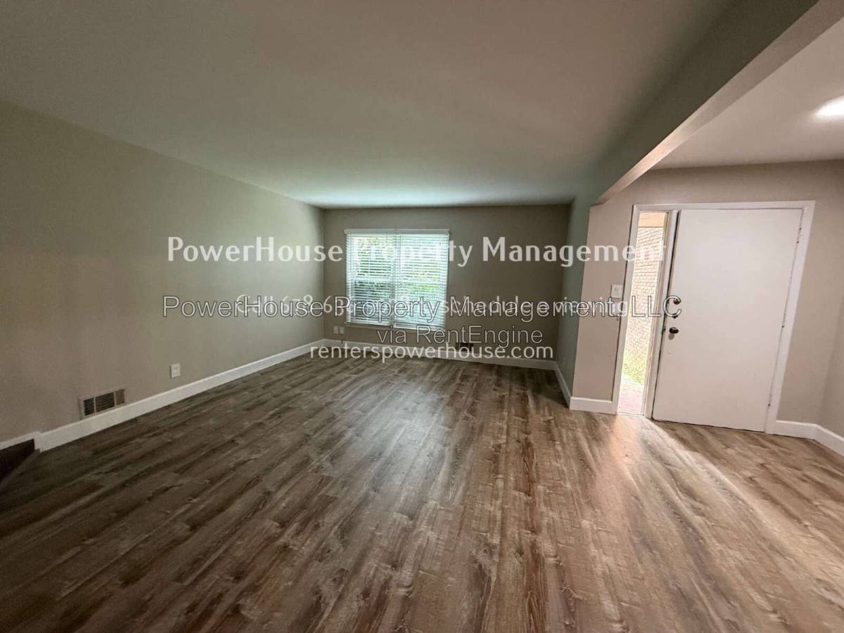 Townhouse for rent at 145 Starboard Point, Roswell, GA 30076