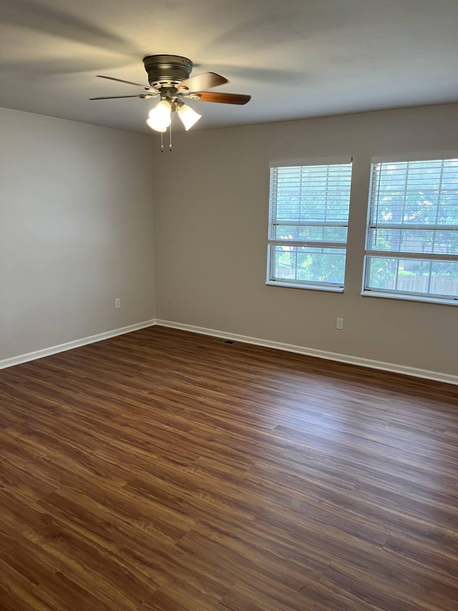 Townhouse for rent at 313 NW 3rd St, Blue Springs, MO 64014