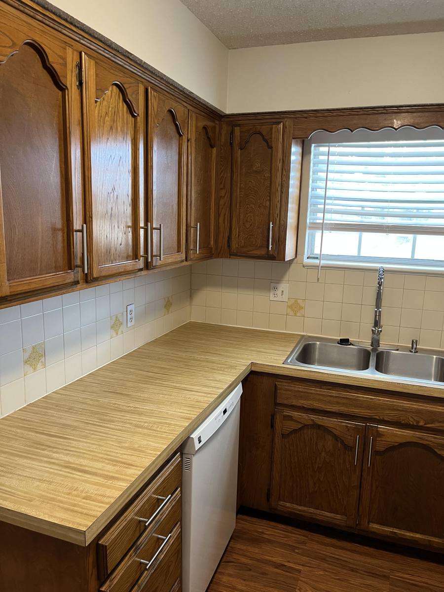 Townhouse for rent at 313 NW 3rd St, Blue Springs, MO 64014