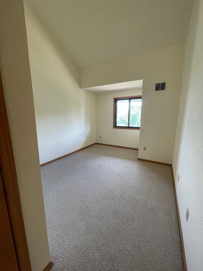 Apartment for rent at 115-137 Chaffee Rd, Oconomowoc, WI 53066