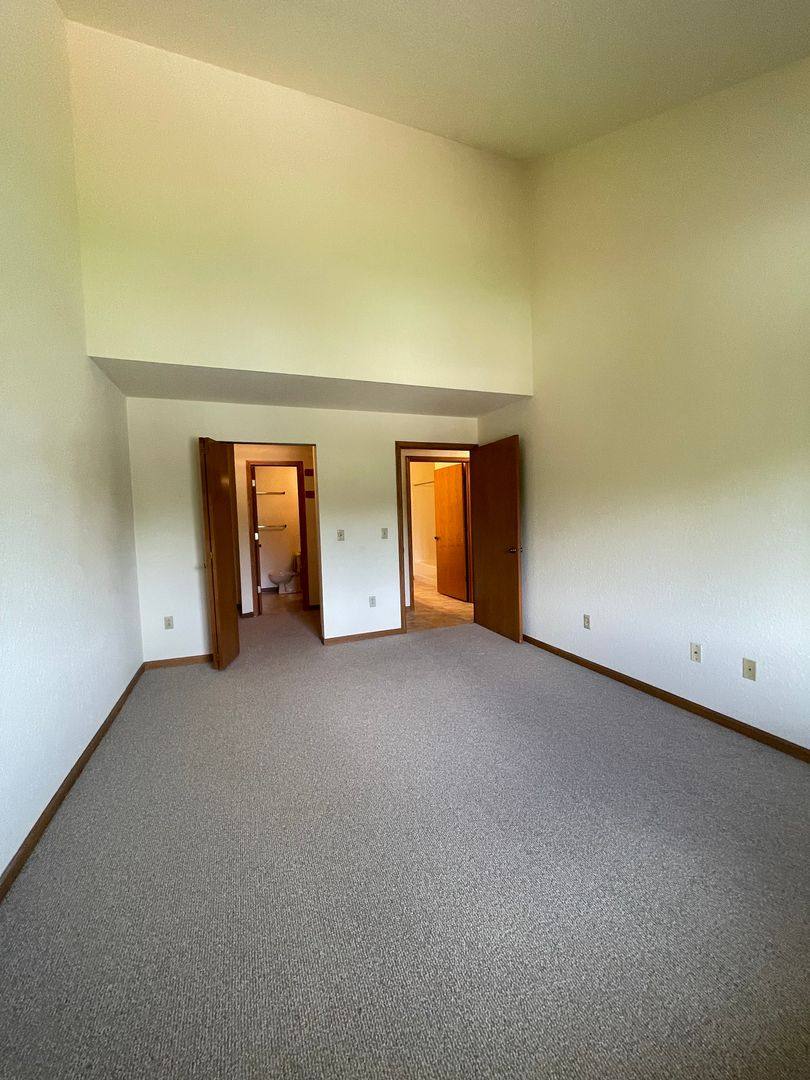 Apartment for rent at 115-137 Chaffee Rd, Oconomowoc, WI 53066