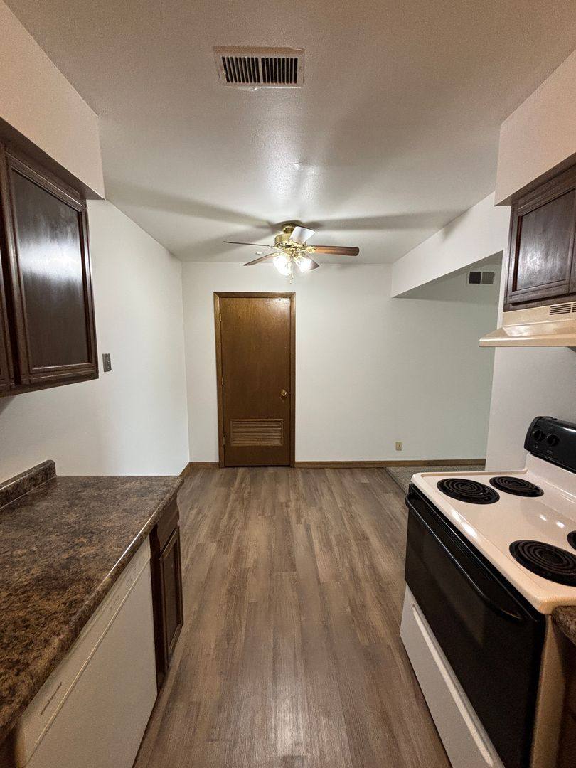 Apartment for rent at 733 - 747 Russell Rd, Waterloo, IA 50701