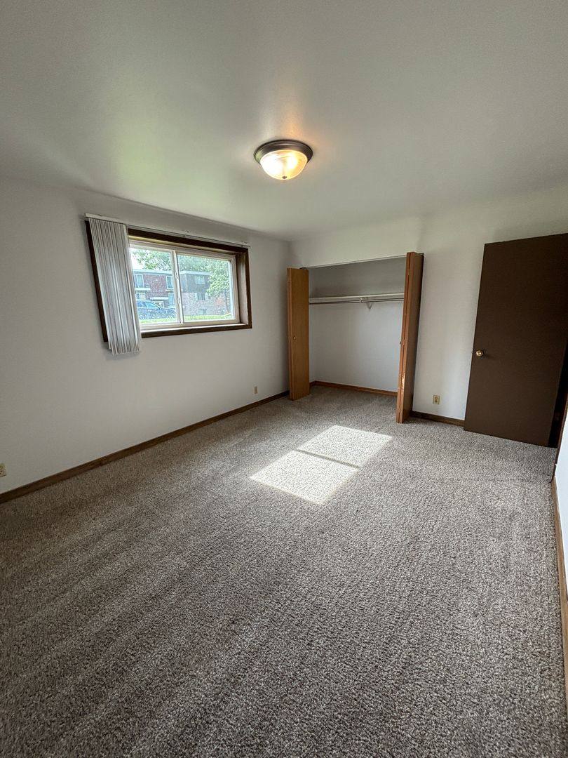 Apartment for rent at 733 - 747 Russell Rd, Waterloo, IA 50701