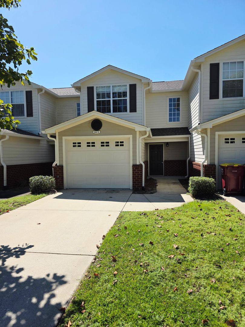 Townhouse for rent at 803 Majestic Dr, Crestview, FL 32536