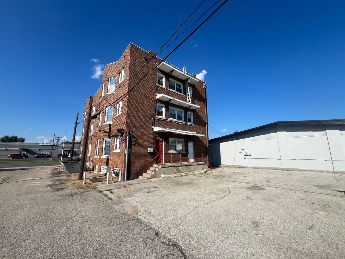 Apartment for rent at 524 S Grand Ave E, Springfield, IL 62703
