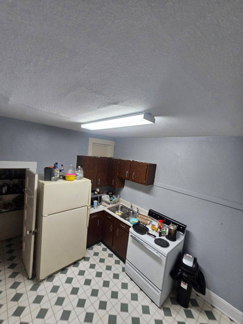 Apartment for rent at 1372 Merryman St, Marinette, WI 54143