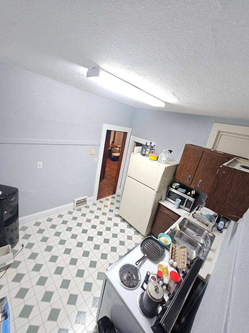 Apartment for rent at 1372 Merryman St, Marinette, WI 54143