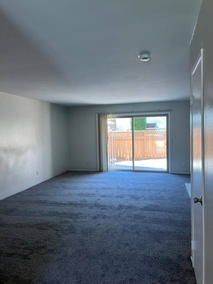 Townhouse for rent at 6831 Alvarado Rd, San Diego, CA 92120