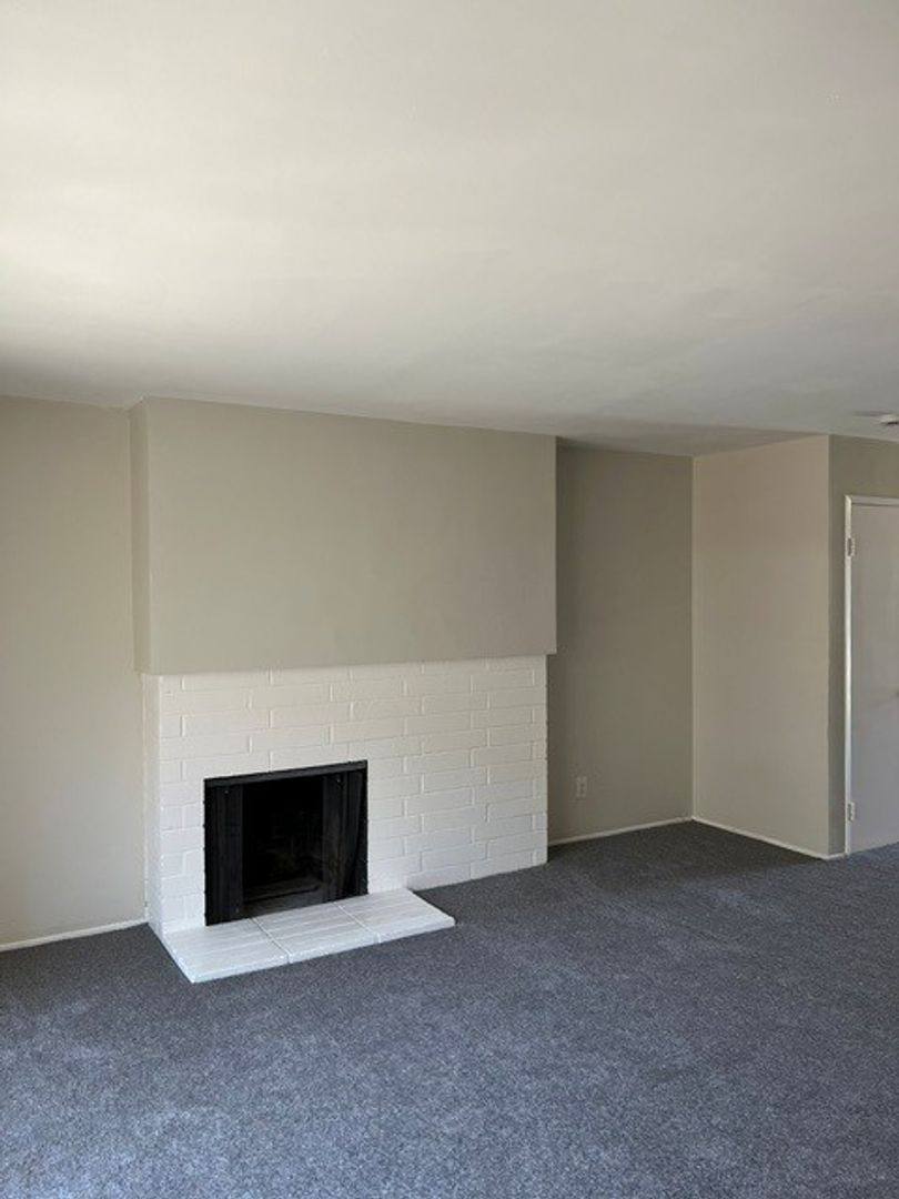 Townhouse for rent at 6831 Alvarado Rd, San Diego, CA 92120