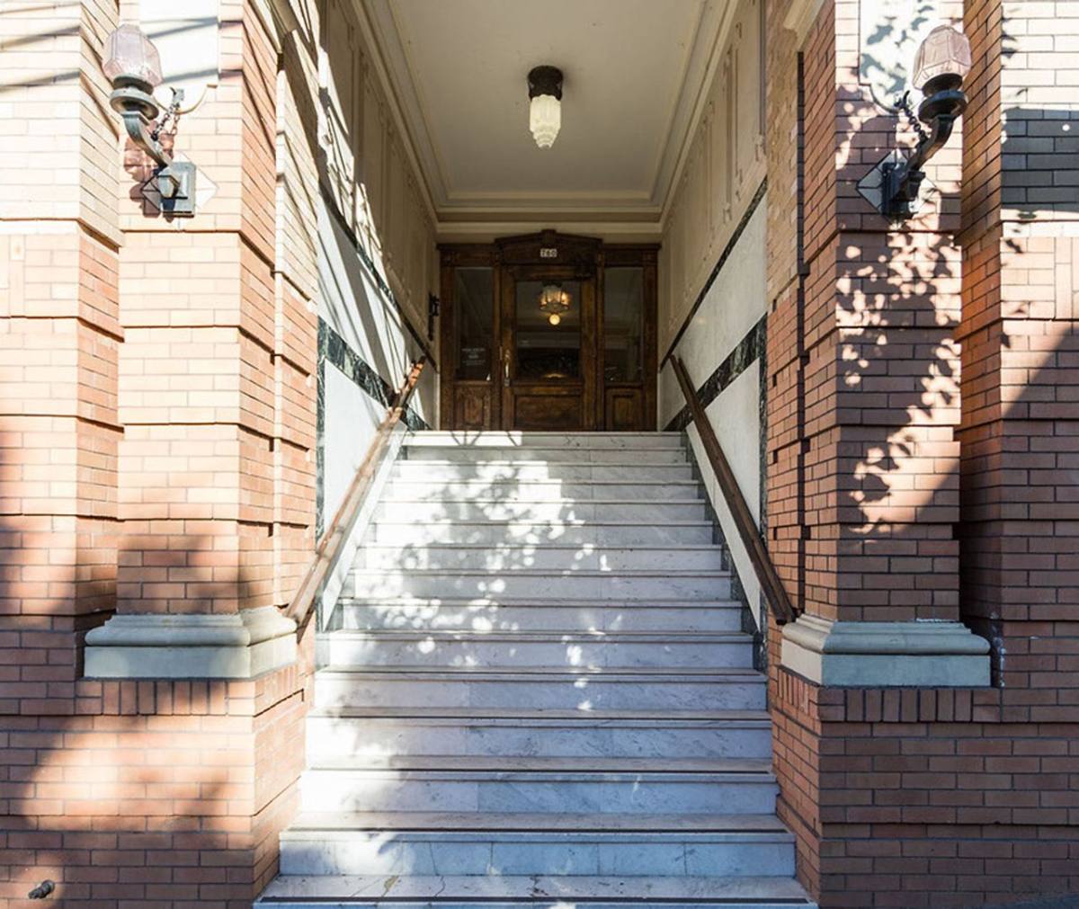 Apartment for rent at 760 SW Vista Ave, Portland, OR 97205