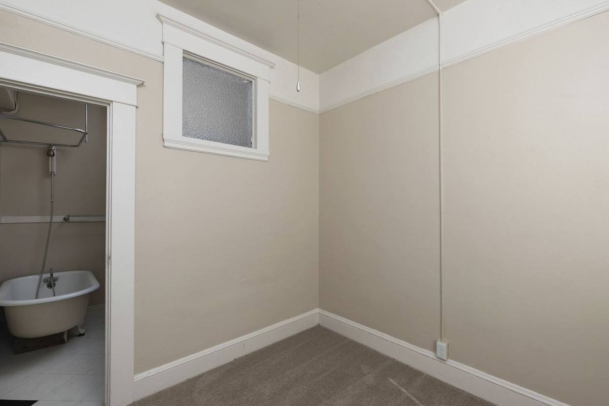 Apartment for rent at 760 SW Vista Ave, Portland, OR 97205
