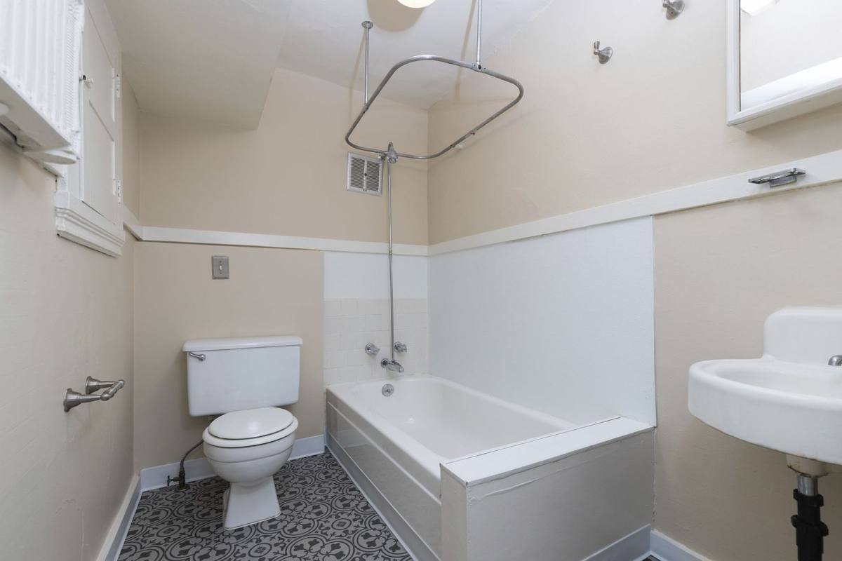 Apartment for rent at 760 SW Vista Ave, Portland, OR 97205