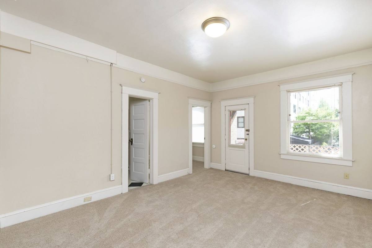 Apartment for rent at 760 SW Vista Ave, Portland, OR 97205