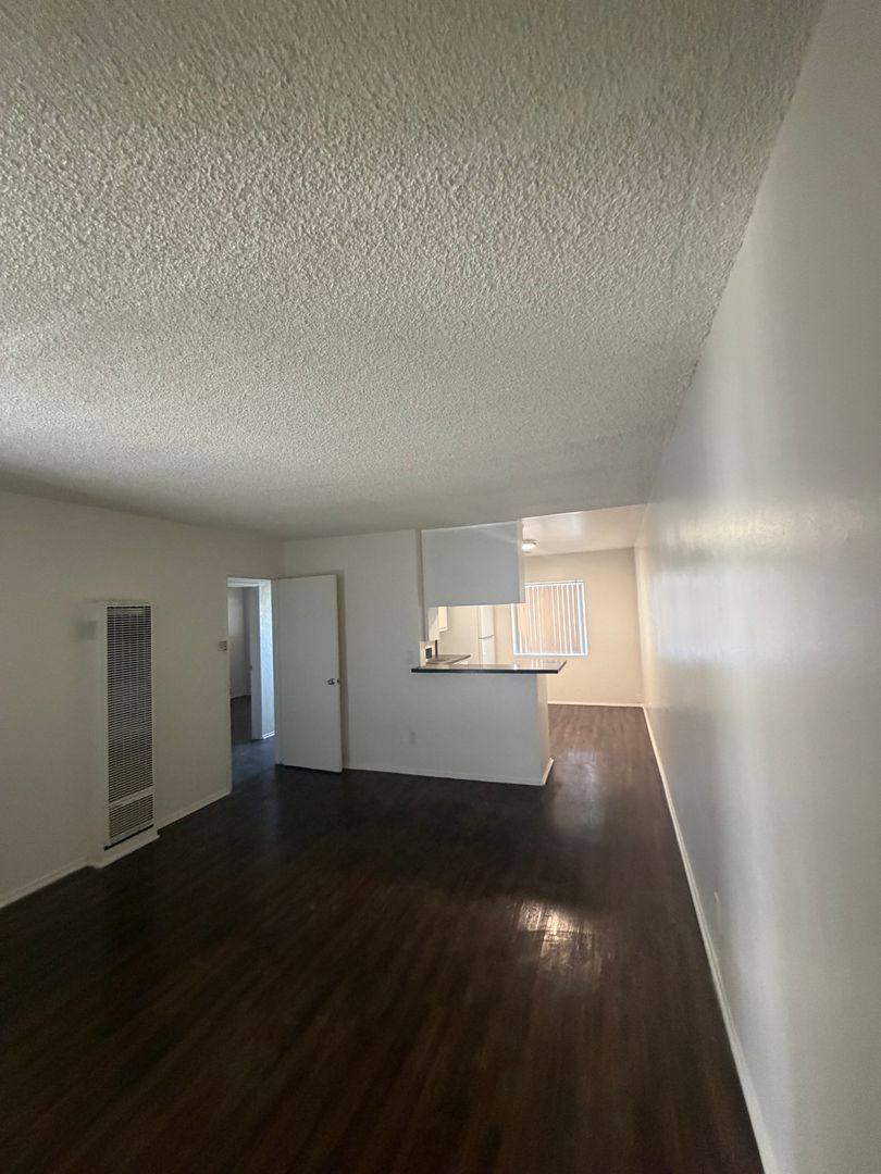 Apartment for rent at 445 Coronado Ave, Long Beach, CA 90814
