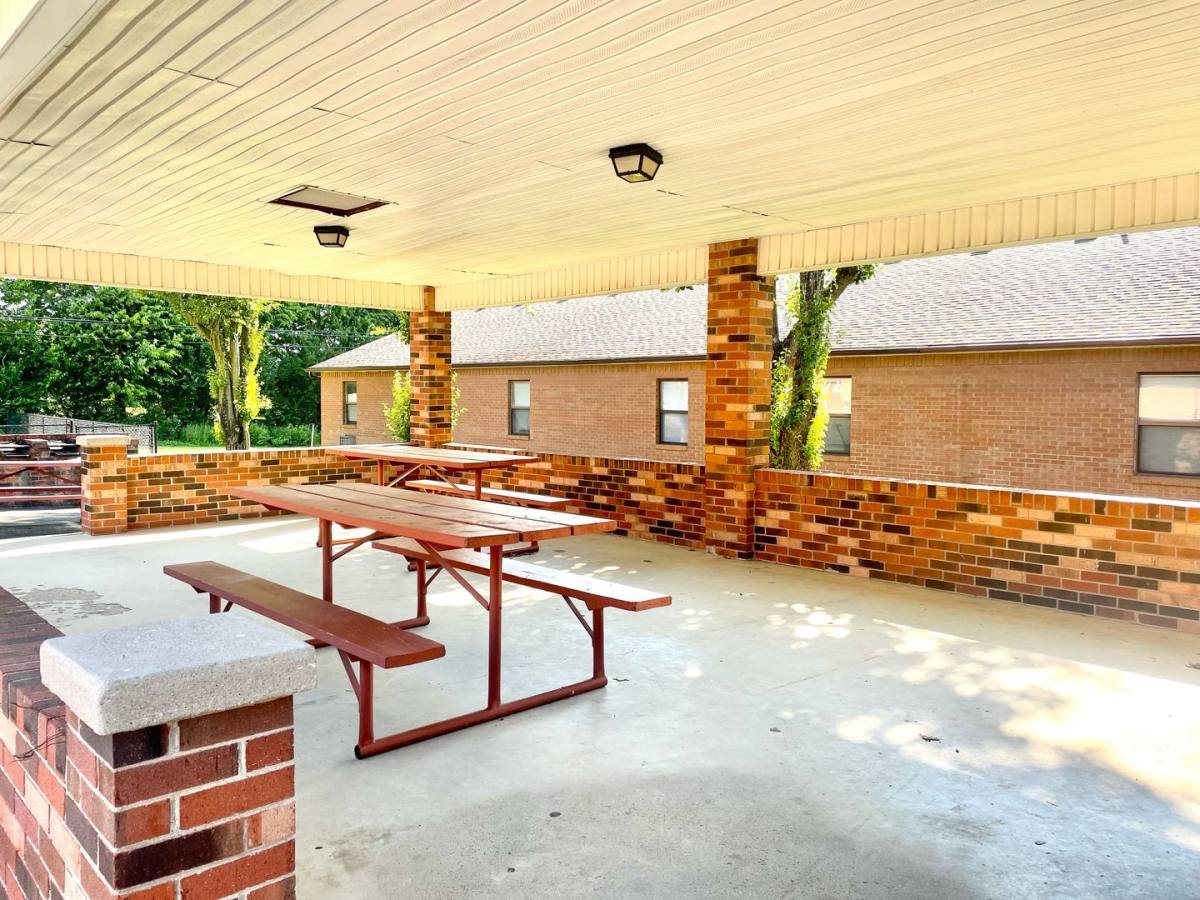Apartment for rent at 386 Gibson Lane, Richmond, KY 40475