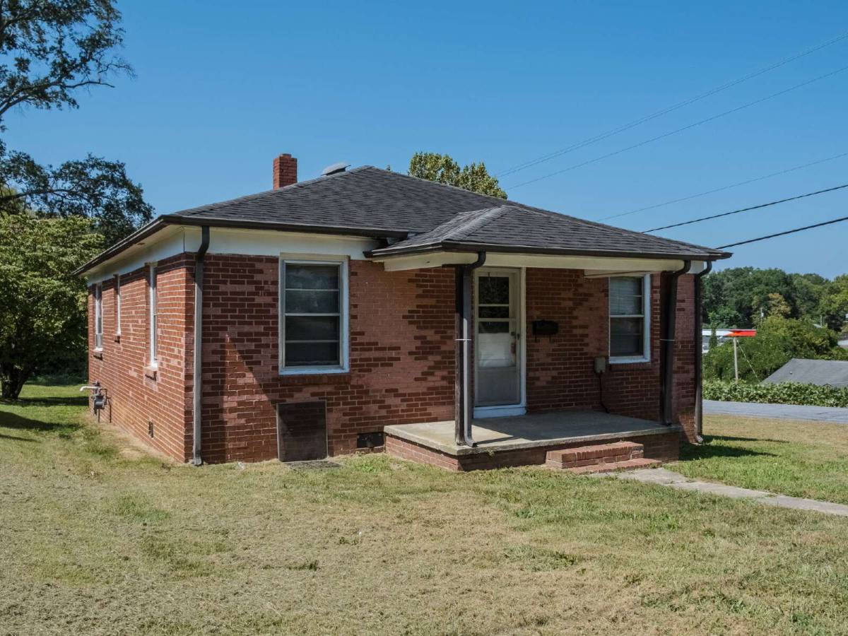 House for rent at 503 W Childs St, Lincolnton, NC 28092